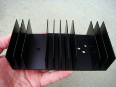 LOT (2) BLACK Anodized Heatsinks by AAVID THERMALLOY 6.1″ x 3.0 x 1.6″ – Unused