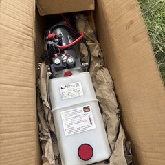 Double Acting Hydraulic Pump For Dump Trailers KTI – 12VDC – 6 Quart Reservoir