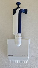 Rainin Pipet-lite XLS L200 20-200 uL LTS 8-Ch Multichannel: Calibrated New Seal