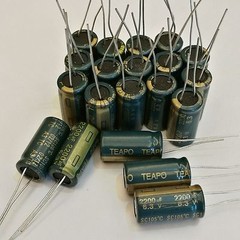 20pc Electrolytic Capacitors 2200uF 2200mfd 6.3V +105℃ Radial 10 x 20mm