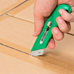 Pacific Handy Cutter S4R Guarded Safety Knife, Right-Handed, E21104-1