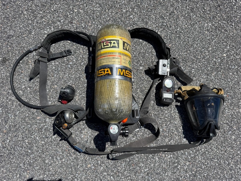 MSA Firehawk 2216 PSI SCBA 2002 NFPA Harness 2010 2216 Tank & Ultra Elite Mask
