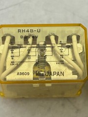 Lot Of 5 idec 53804-A1 RH4B- U AC 120V 50/60Hz NEW