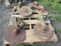 4 JOHN DEERE PLOW COULTERS WITH BRACKETS