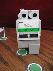 5a Idec Circuit Protector Breaker 2 pole 5 Amp 220vac 125vdc aux AC/DC NC1V-21