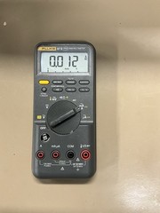FLUKE 87 V TRUE RMS MULTIMETER POWERS ON
