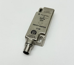 SIPHA GD2, ALLEN BRADLEY 440N-S32047 SER A, GUARD MASTER, SAFETY SWITCH, IP 68