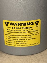 Nordson EFD 615DT 1L Cast Aluminum Fluid Pressure Reservoir Tank w/ Regulator