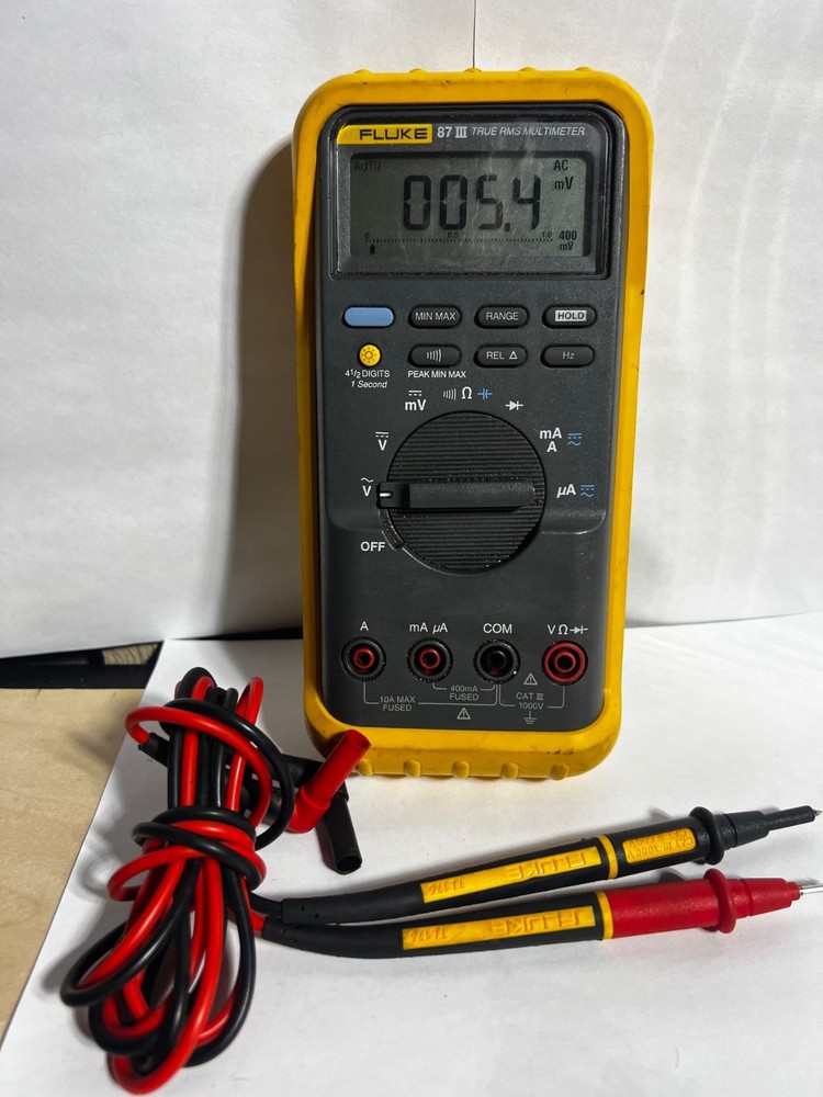 Fluke 87 III True RMS Multimeter Voltage Ohms Leads Digital Handheld used