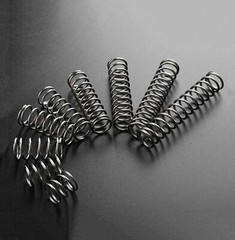 Select Wire dia 4mm OD 22 – 30mm Long 60 to 250mm Helical Compression Spring