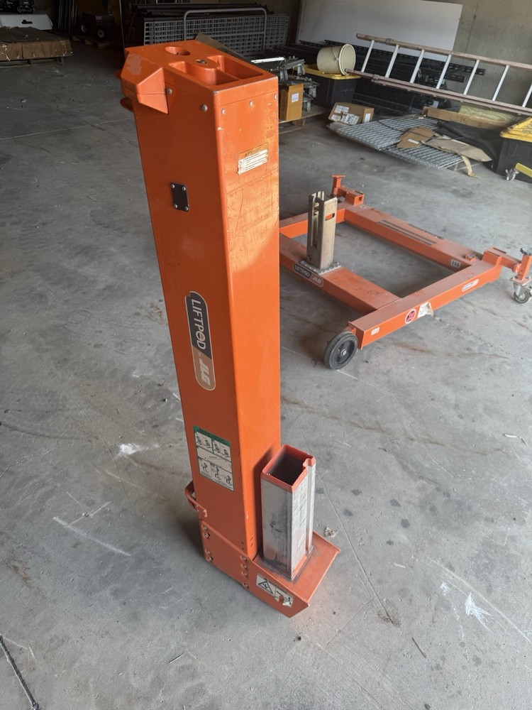 JLG LiftPod FT140 Vertical Mast ONLY FULL ASSEMBLY AS PICTURED 1001149868
