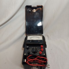 Vintage Gulton Industries VAR-101 Benchmeter Bakelite Case 150V 30A Very Clean