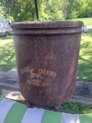 John Deere Planter ORIGINAL JD Patena 2 Leg Deer Logo Seed Box w/ lid
