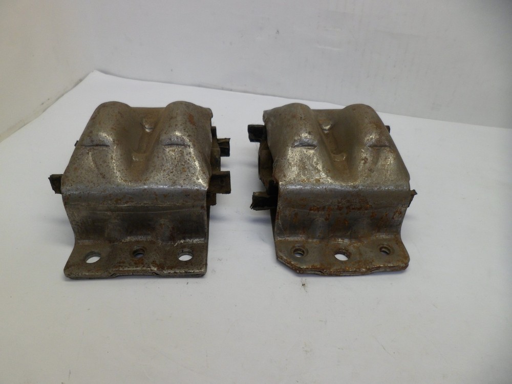 CHEVY GM 7.4L 454 ENGINE MOUNTS 1973-1986 L. & R. NOS LOT OF 2 Free ship in USA