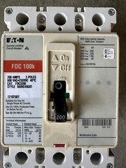 -EATON CH FDC3200 200A 600V USED 3 POLES BOLT ON