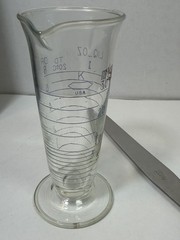 Eli Lilly 30mL/1oz Footed Graduated Beaker + Pharmacy Spatula Set, Boxed VTG
