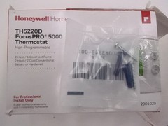 Honeywell FocusPro 5000 Non-Programmable Thermostat SEE DESC