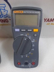 Parts only FLUKE 115 True RMS Multimeter working not parts only