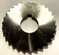 TOOLMEX HSS Plain Slitting Saw 3″ x 5/32″ x 1″ .250″ Keyway 30 Teeth 5-747-085