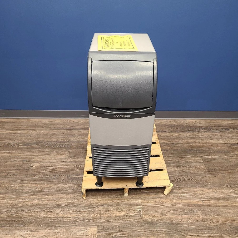 Scotsman CU0415MA-1 Ice Maker with Bin (Demo Unit 1951)
