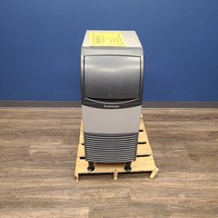 Scotsman CU0415MA-1 Ice Maker with Bin (Demo Unit 1951)