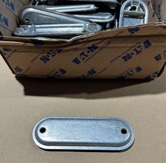 40x Pack Eaton Crouse-Hinds 370 Form-7 Sheet Steel 1″ Blank Conduit Body Covers