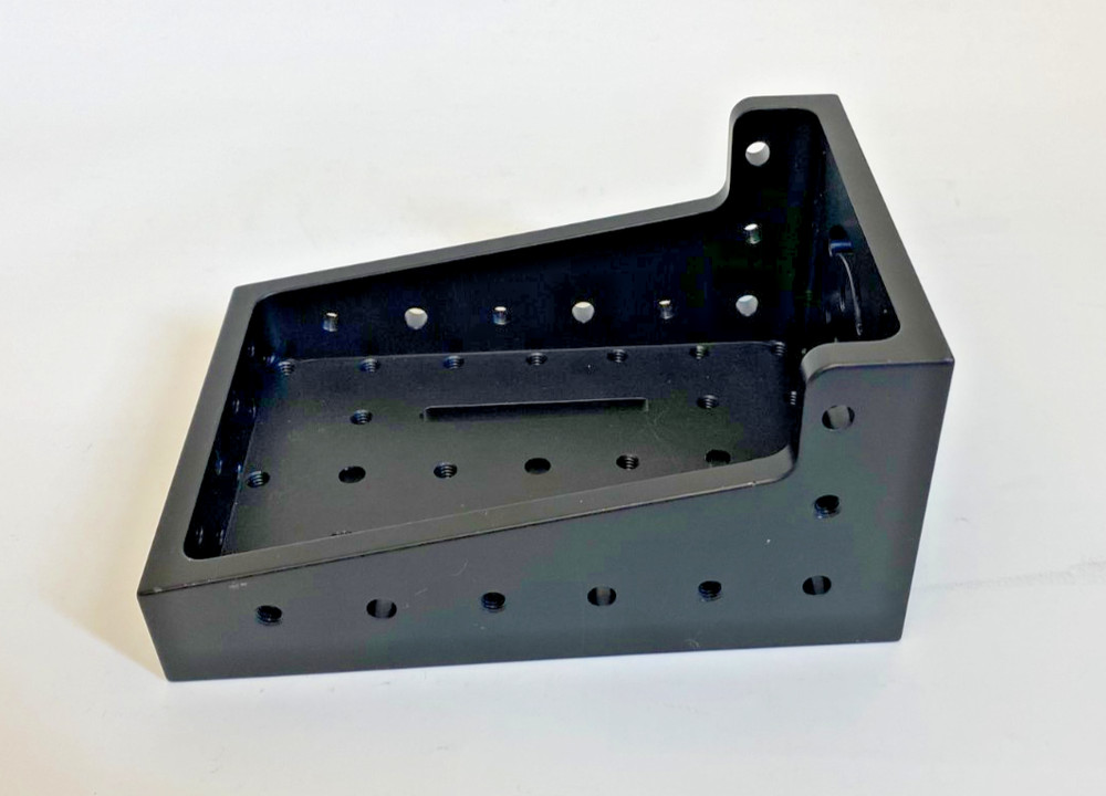 Thorlabs AP90RL Large Right-Angle Bracket, 1/4″-20 Holes