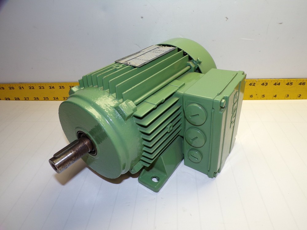 SEW-EURODRIVE .5 HP AC ELECTRIC MOTOR 0.4/0.63 kW 480V 1680/3300 RPM DZ80K4/2