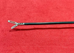 Laparoscopic Fenestrated Grasping Forceps 5mm For Laparoscopic Surgery
