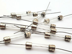 Lot of 50 Littelfuse 315 32V 12 Amp Pigtail Glass Fuses 1/4″ x -1/14″ Slow Blow