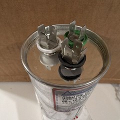 AmRad USA2221BA Motor-Run Capacitor 60/10 440/370 VAC 2in Dia Universal