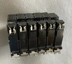 (1) CH120 Cutler-Hammer Type CH 1 Pole 20 Amp 120v METAL FOOT / FULL NOTCH Used