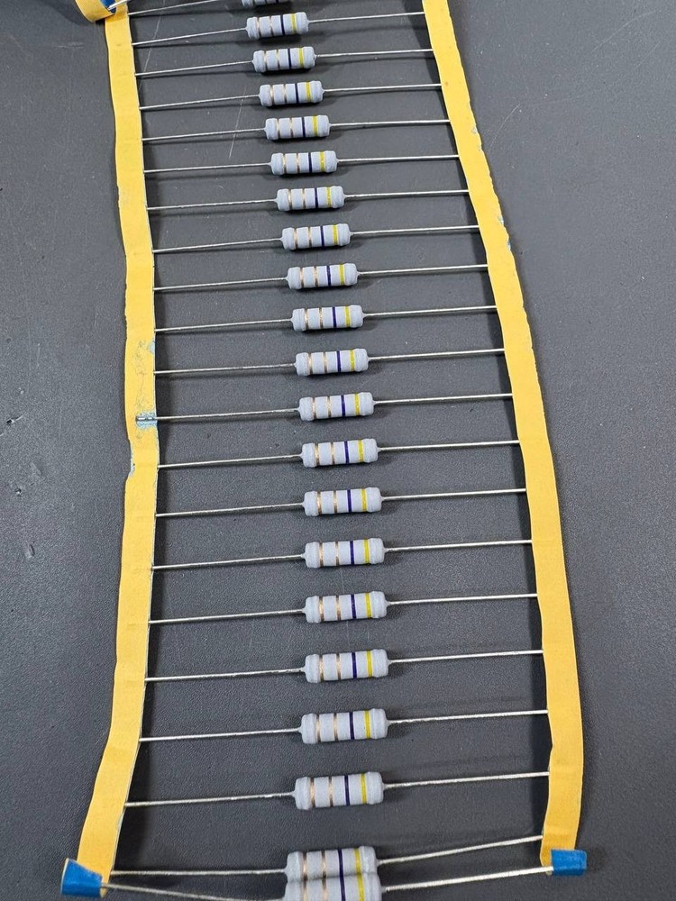 200x 4.7 Ohm 2W Resistor ±5% Axial Through Hole 4R7 Carbon Film