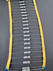 200x 4.7 Ohm 2W Resistor ±5% Axial Through Hole 4R7 Carbon Film