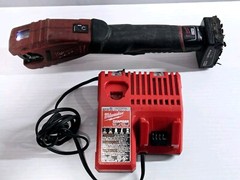 Milwaukee 2471-20 M12 Cordless Copper Tubing Cutter – Red battery and charger