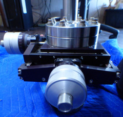 MDC UHV XYZ positioner PSM-2504, 4.5″ conflat with 0 length reducer to 1.33″