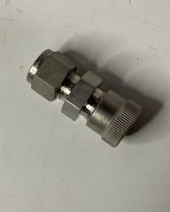 ONE (1) SWAGELOK Stainless Steel Ultra-Torr Vacuum Fitting SS-6-UT-6-600 3/8″