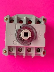 Ensto KSRA3.40/U Load Break Switch Rotary 3-Pole 40A 480 VAC Panel Mount