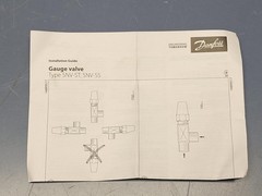 Danfoss – 148B4565 – SNV-ST Gauge Valve 3/8″ FPT – 1/2″ MPT 52-bar – NEW
