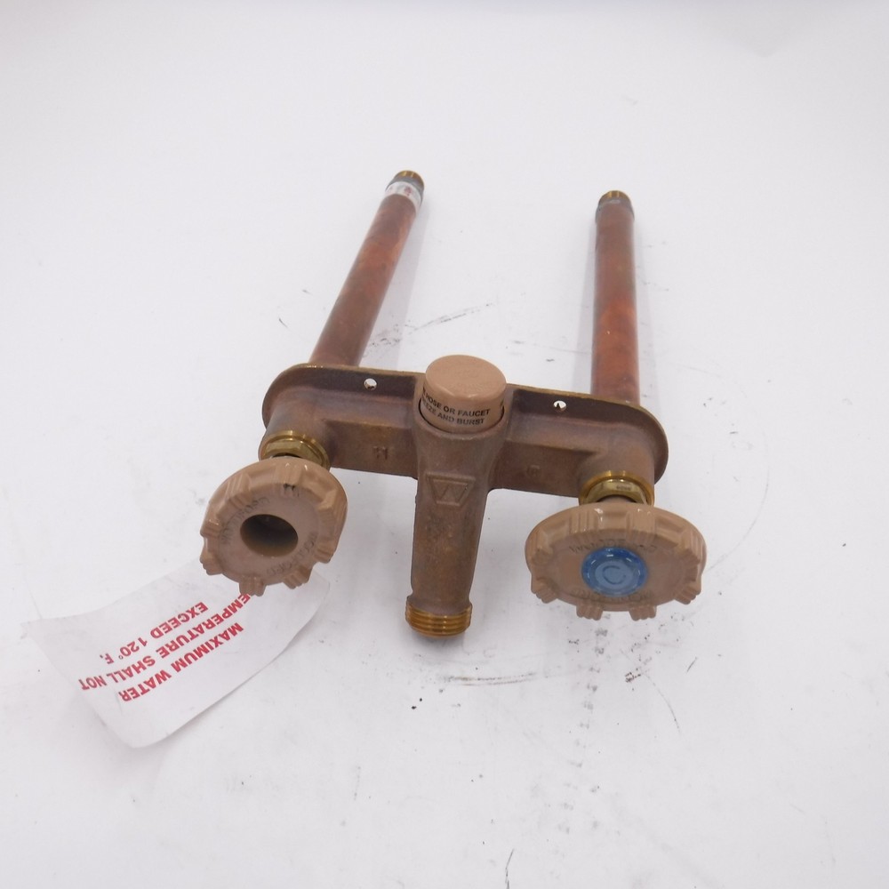 Woodford Model 22 8″, 1/2″FPT x 3/4″ MPT Inlet Hot & Cold Anti Siphon Faucet