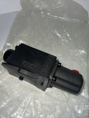 Parker D1VA1BN 70 Hydraulic Valve D1VA1BN70 It Is New In Open Bag No Box