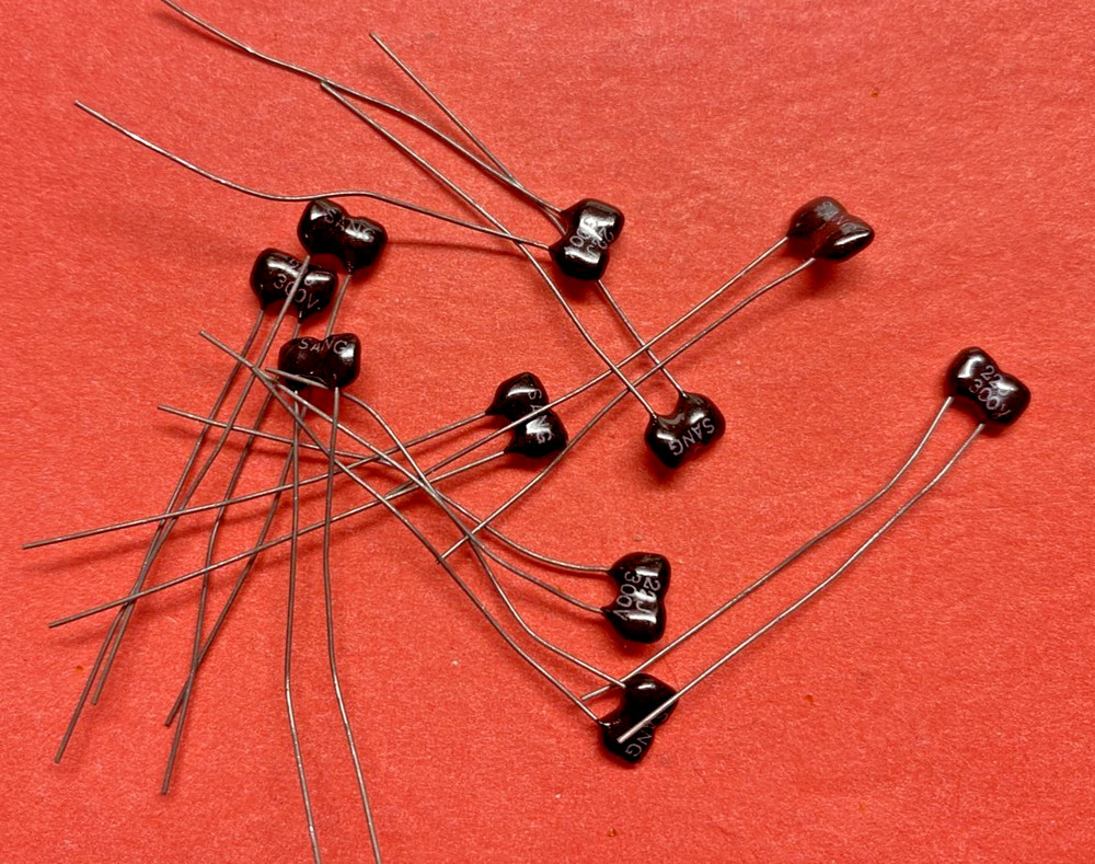 10 Pcs Silver Mica Capacitors 22pF 300V 5% Sangamo Radial
