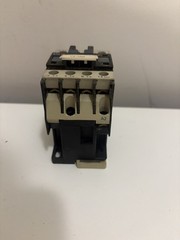 Telemecanique LC1-D12-10 Contactor 25A 600V 10HP 3 Pole 3 Phase Coil 120V