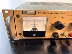 Fluke 412B High Voltage Power Supply 2.1 kVolt / 30 mAmp / 63 W High Voltage DC