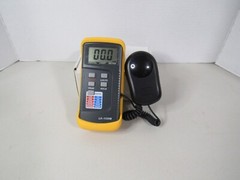 Digital Illuminance Light Meter LCD Display LX-1330B Working-Used