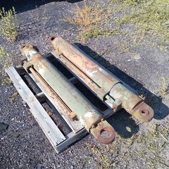 2 Apron Cylinders for Wabco CT4 Scraper Bowl Clark 290M Cat 830MB Tractor