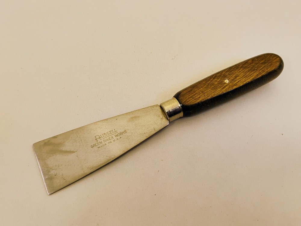 Russell Green River Works USA 1.5″ Stiff Blade Scraper Blunt Tip Putty Knife