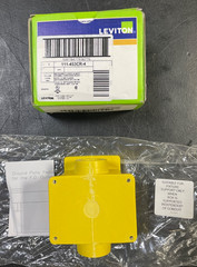 Leviton 453CR-4 YL WG 1G FD BOX 3/4 NPT 4-SCREW MOUNT New in Box