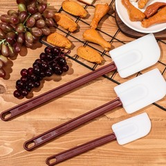 Set of 3 Commercial Silicone Spatulas for Classic Style, as picture shown