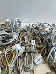 U50: Lot of 33 Apple Power Supply Cables